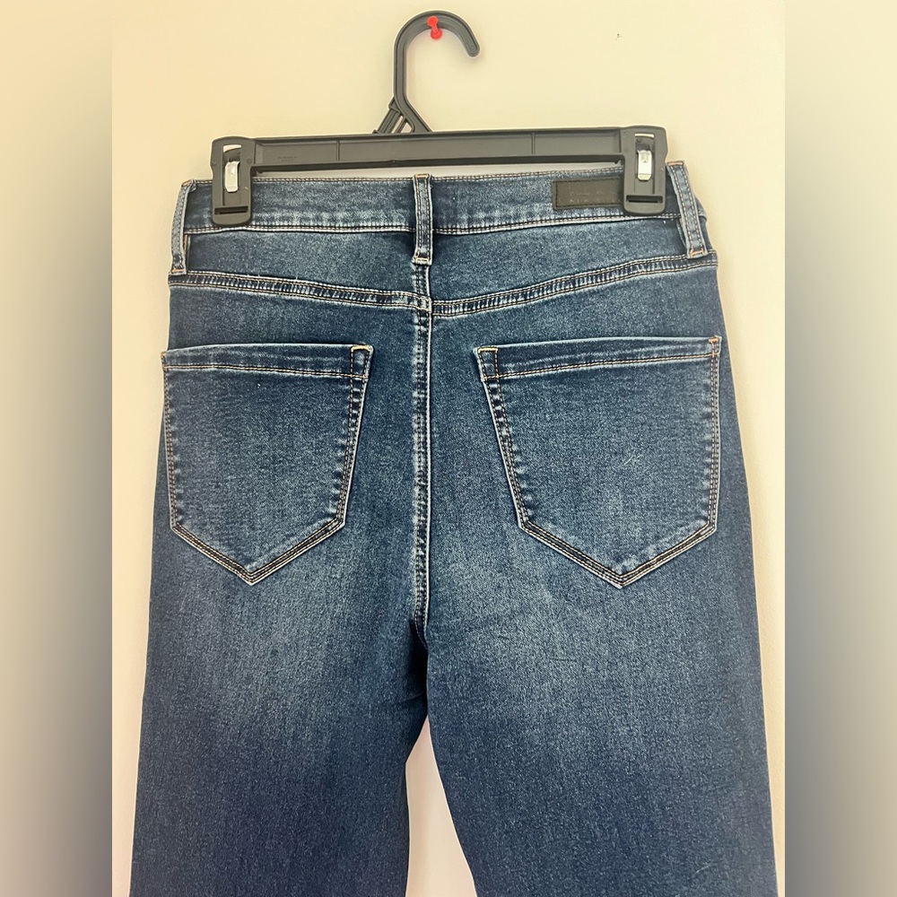 Sold - Picture 7 of 9